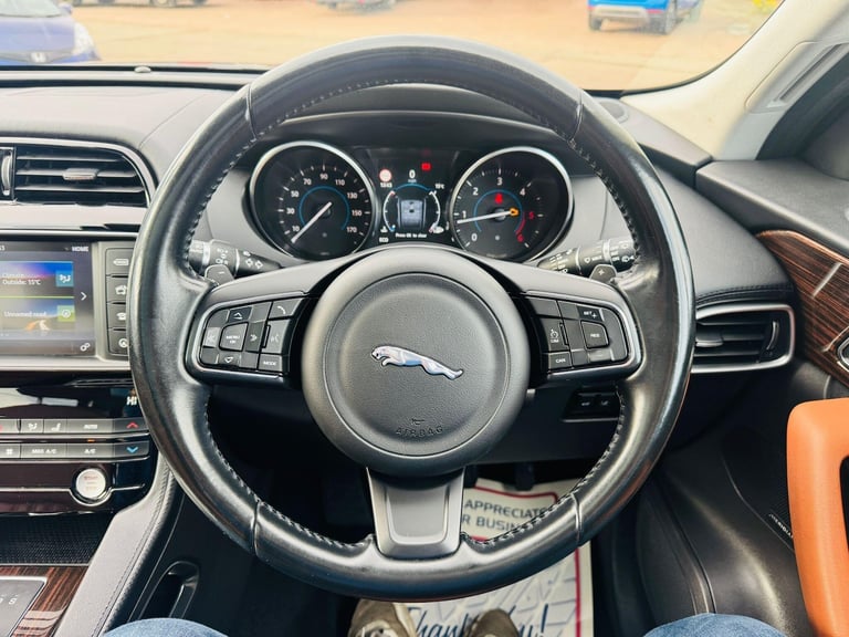 2017 Jaguar F-Pace 2.0d Portfolio 5dr Auto AWD ESTATE DIESEL Automatic