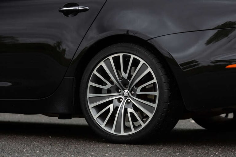 2012 Jaguar XJ Ultimate SALOON PETROL Automatic