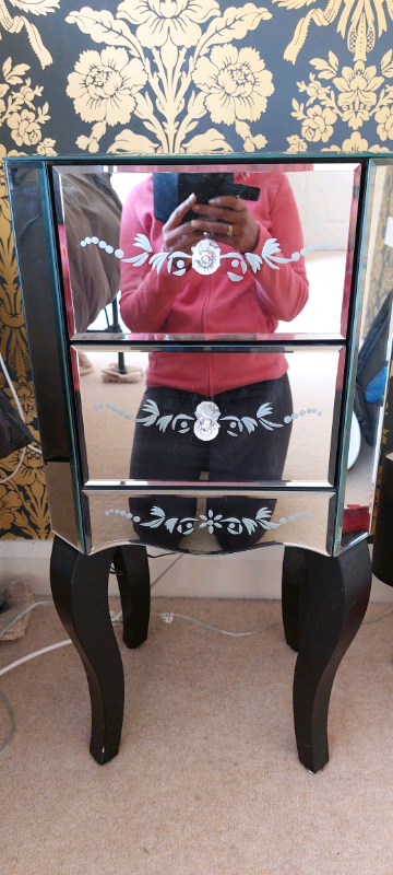 Venetian mirrored bedside tables x 2