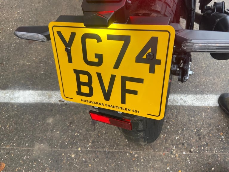 74 REG HUSQVARNA SVARTPILEN 401. ONLY 565 MILES, NOT EX DEMO!