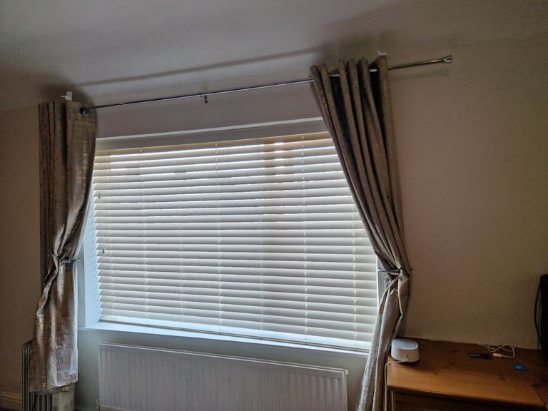 King size room, 8 minute walk to district line