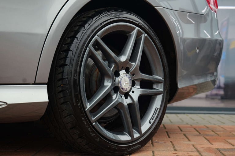 2015 Mercedes-Benz E Class 2.1 E220 AMG Line Bluetec Auto 4dr Saloon Diesel Automatic