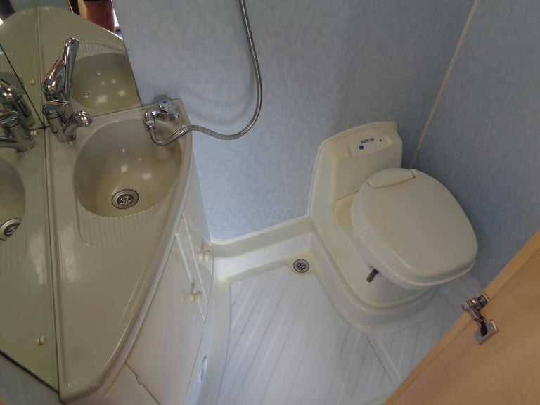 Ace Capri 2 Berth Fiat Ducato DIESEL MANUAL 2005/P