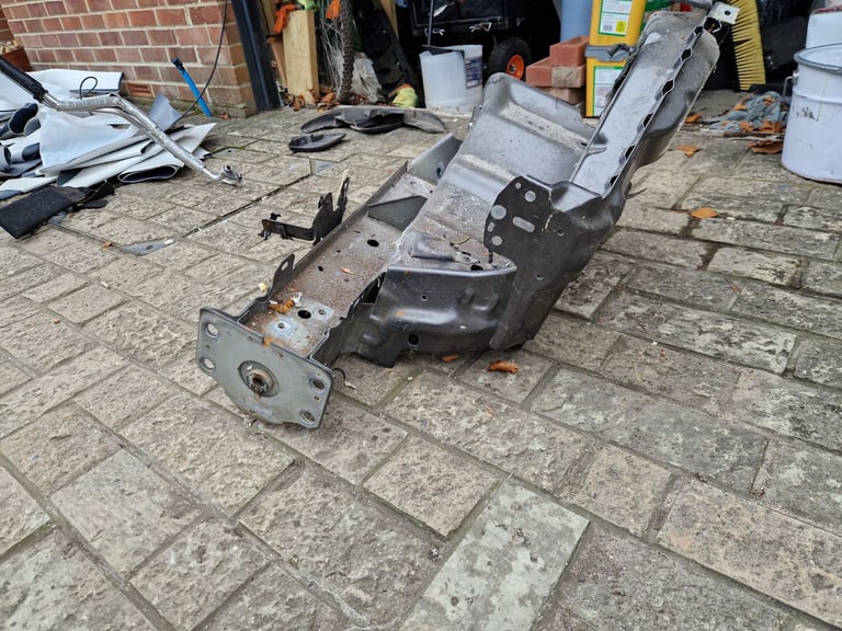 Ford Transit Custom Tourneo Front left Chassis Leg