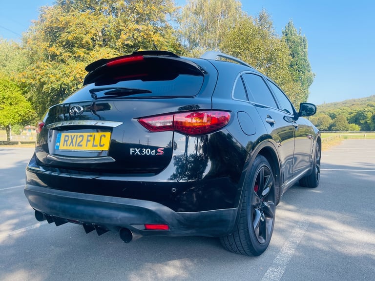Infiniti FX30d S 2012, Semi-Auto 3.0L diesel, full service history, 5 doors