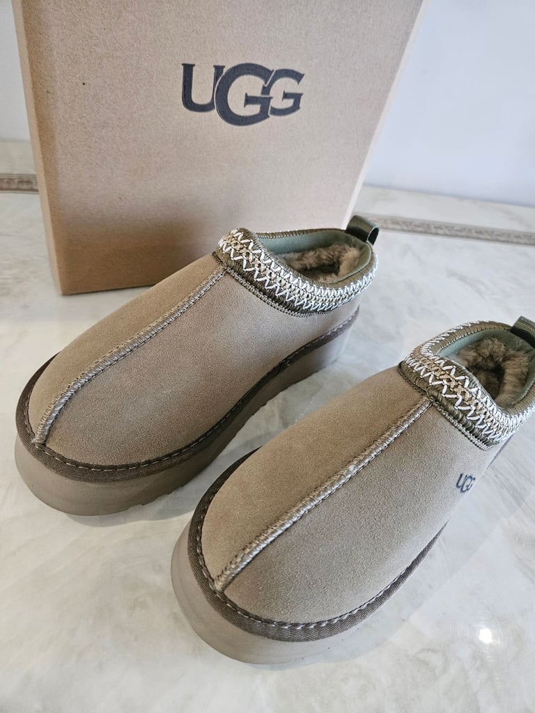 Ugg slippers mules size uk6 