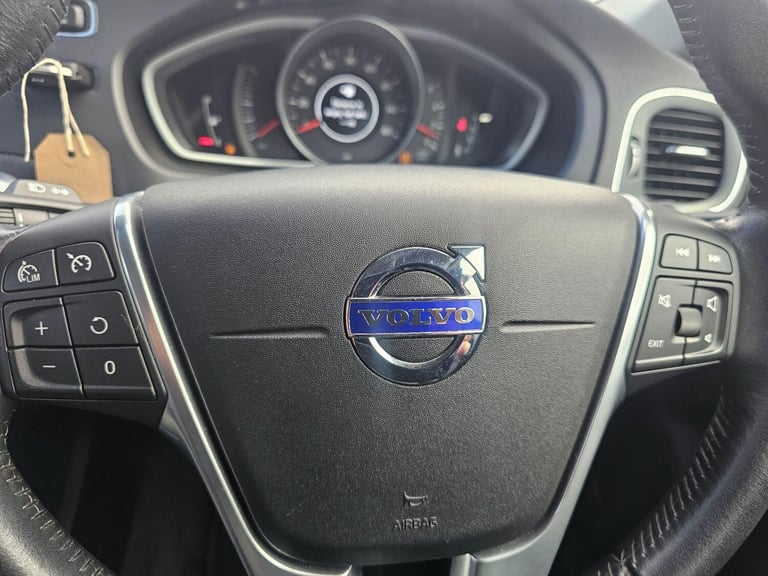 2015 Volvo V40 Cross Country 2.0 D2 Lux Auto Euro 6 (s/s) 5dr HATCHBACK Diesel Automatic