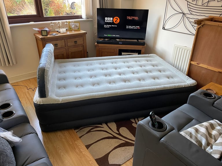 YAWN DOUBLE AIRBED WITH BUILT IN HEADBOARD
