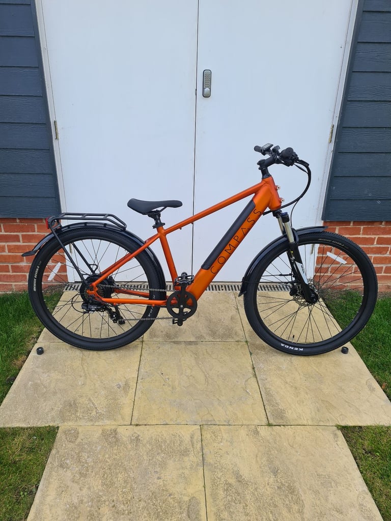 Compass Electric bike, hardly used and in great condition