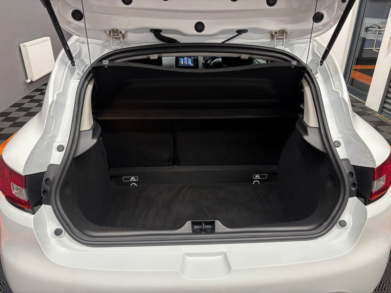 2015 Renault Clio 1.2 16V Dynamique MediaNav 5dr HATCHBACK Petrol Manual