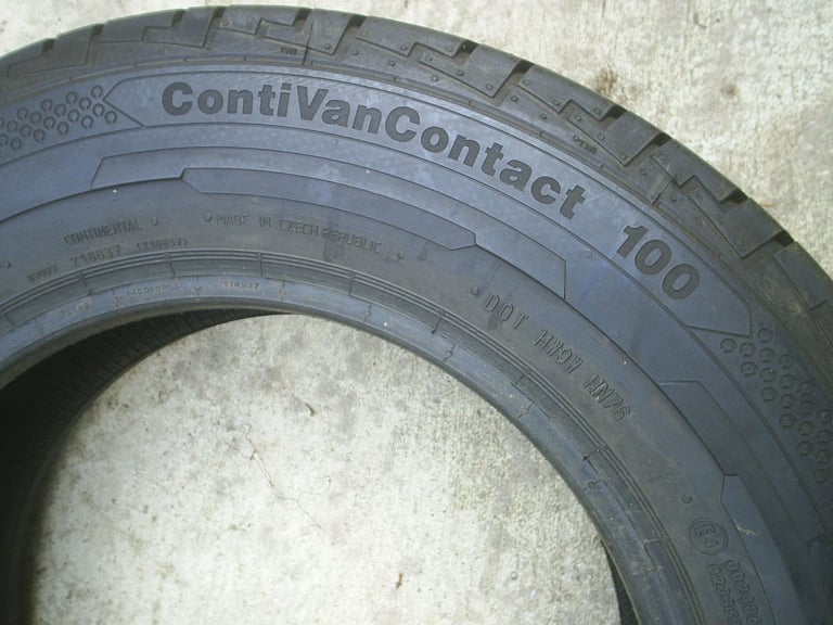 195 70 R 15 C Continental Conti Vanco Contact 100 Tyre 104/102R 10mm Tread