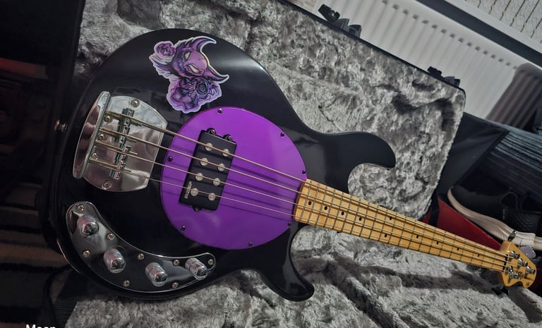 Vintage v96 bass