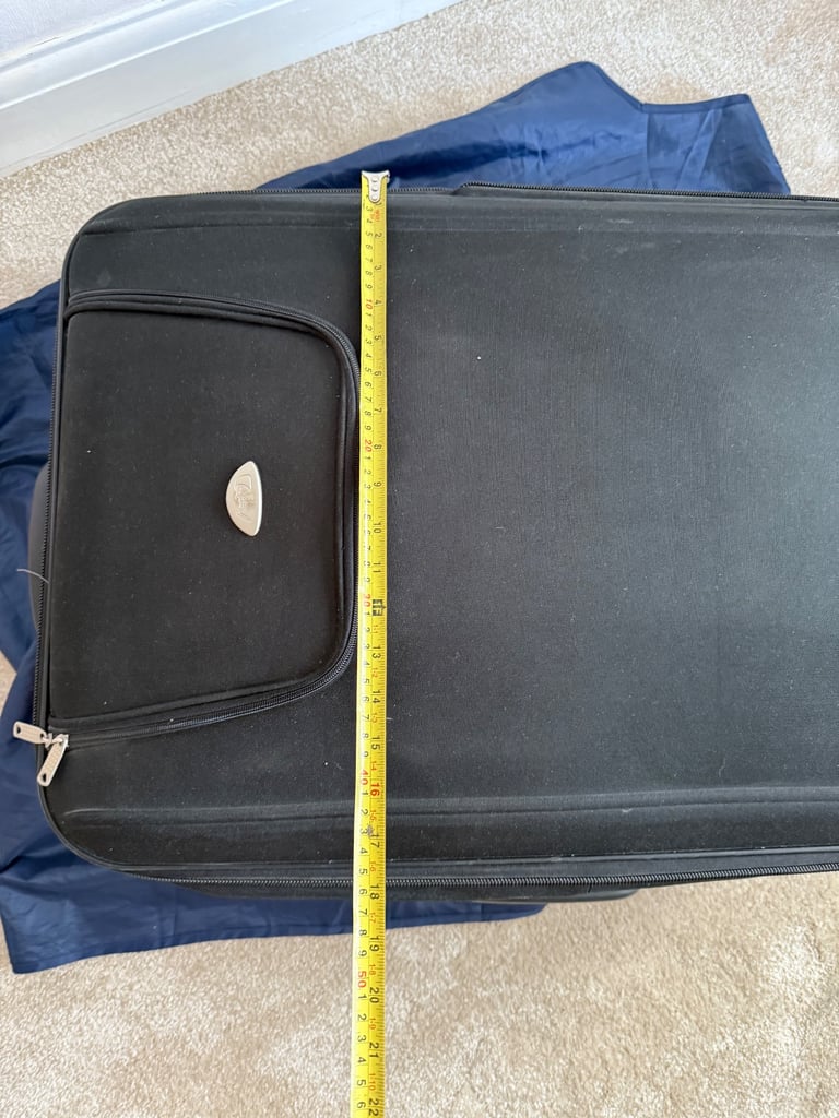  Extra large suitcase  2 wheels used