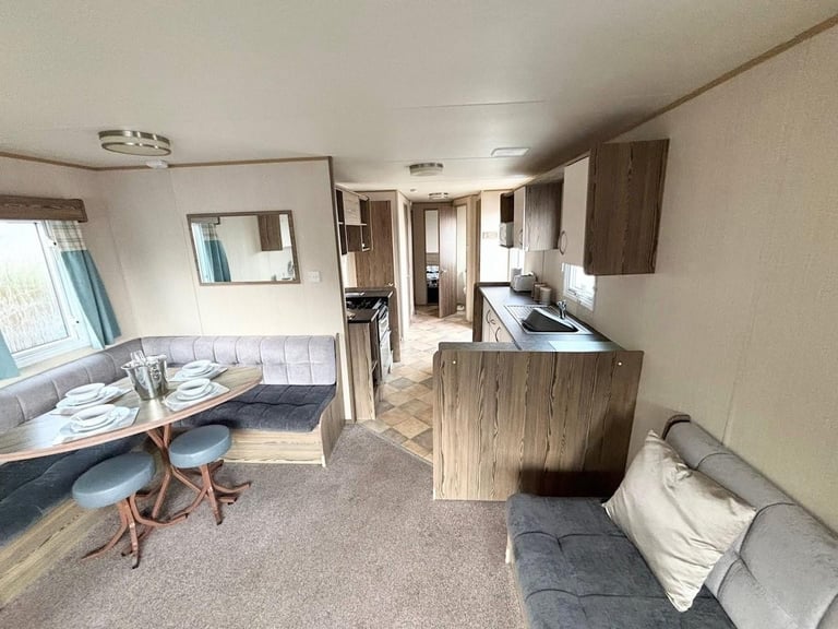 DIRECT BEACH ACCESS CARAVAN FOR SALE 3 BEDROOM 
