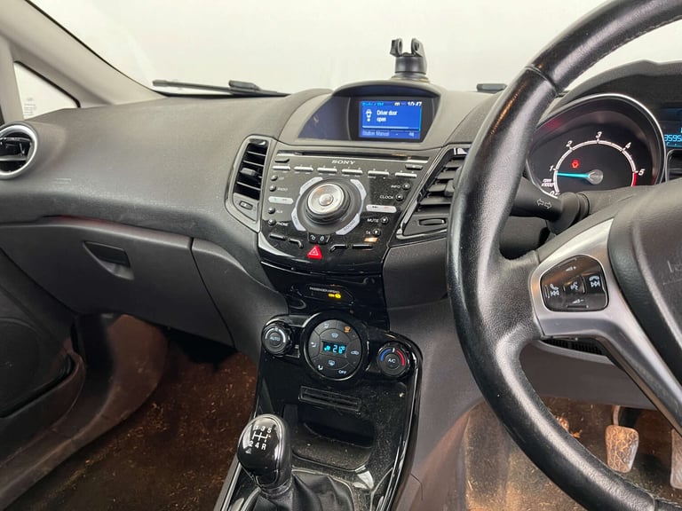 2014 Ford Fiesta 1.5 TDCi Titanium 5dr HATCHBACK DIESEL Manual