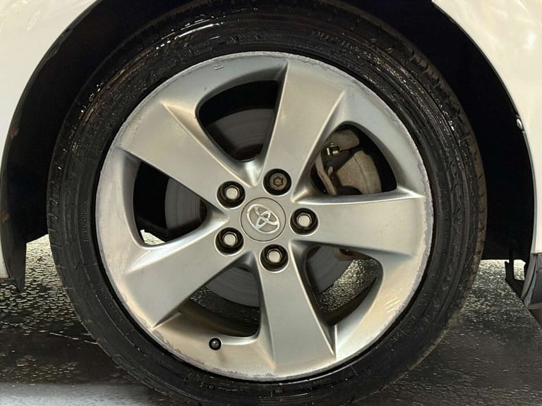2012 Toyota Auris 1.8 VVT-h T Spirit CVT Euro 5 (s/s) 5dr Hatchback Hybrid Automatic