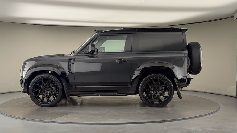 2025 Land Rover Defender 3.0 D250 X-Dynamic SE 90 3dr Auto ESTATE DIESEL Automatic