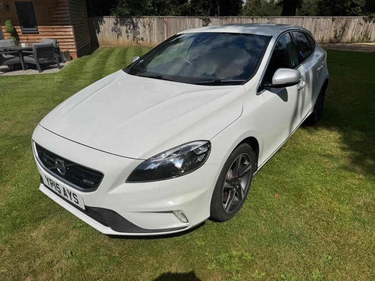VOLVO V40 2.0 R-Design D4 2015
