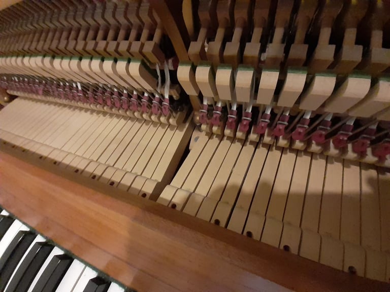 Knight K10 c1977 upright piano satin Oak wood *free 1st tuning* *top condition*