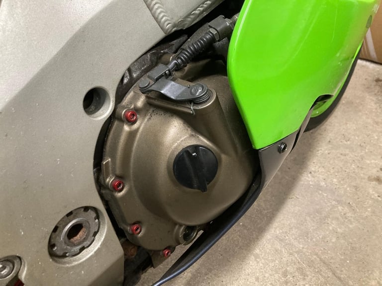 1998 Kawasaki ZX9R C1 NINJA (CLASSIC MOTORCYCLE) A VERY HONEST ORIGINAL BIKE !!