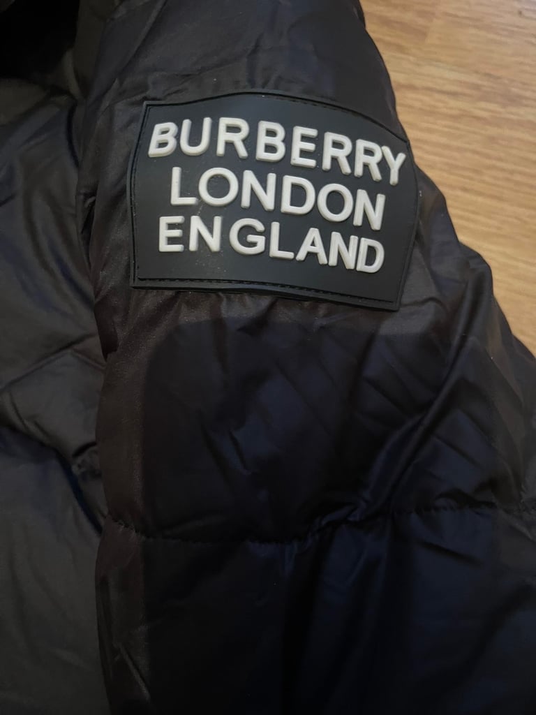 Burberry Puffer Coat Size S 
