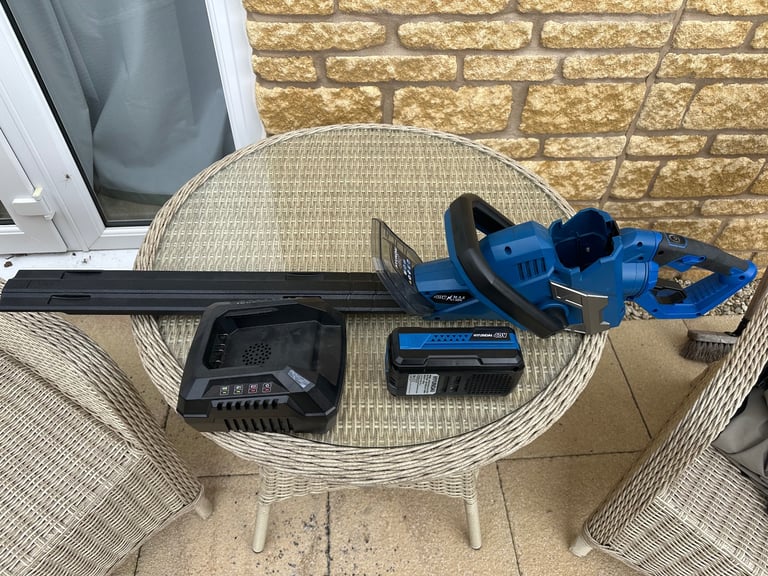 Hyundai 40v Hedge Trimmer