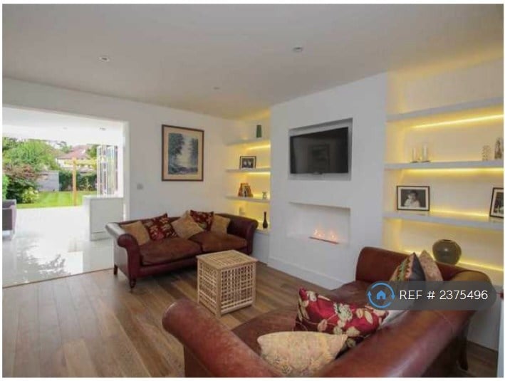 image for 4 bedroom house in Arbrook Lane, Esher, KT10 (4 bed) (#2375496)