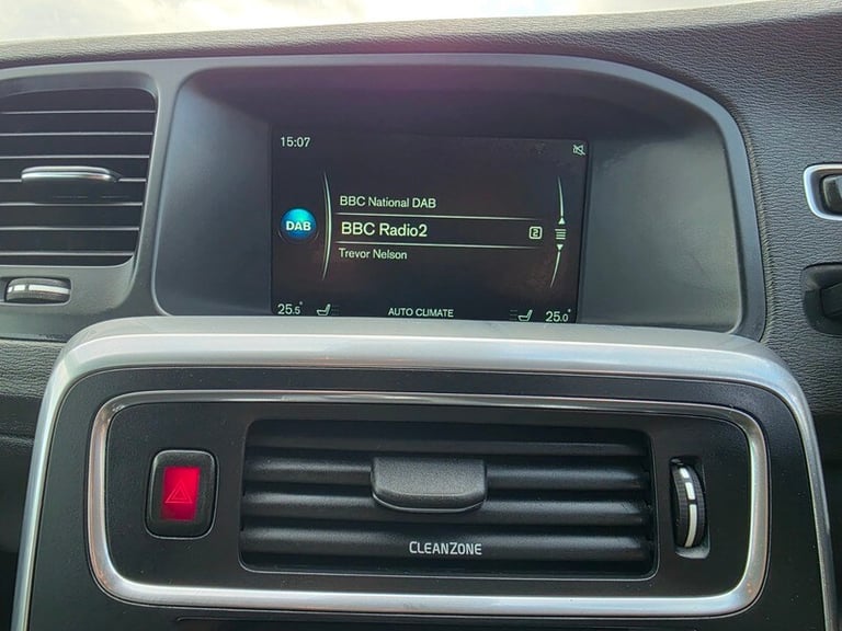 Volvo V60 D4 CROSS COUNTRY SE NAV