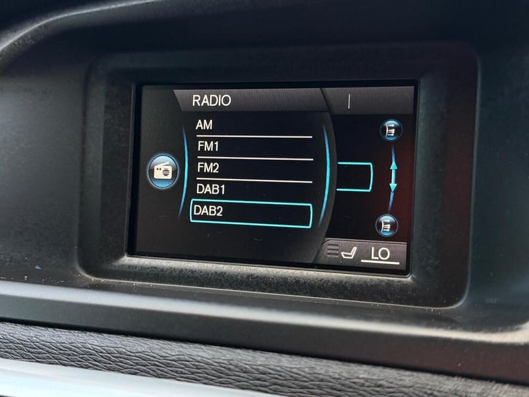 VOLVO V40 2.0 D4 R-Design Euro 6 (s/s) 5dr 2015