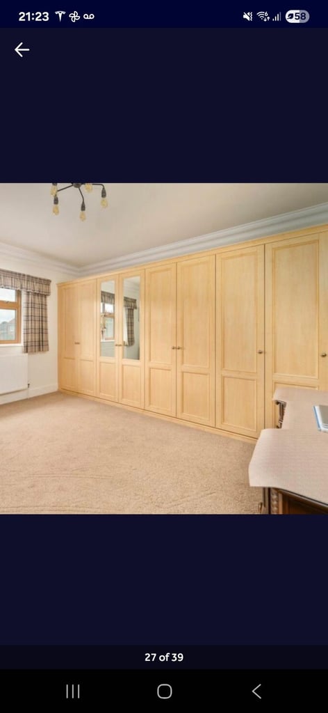 4 x double and 1x single wardrobes 