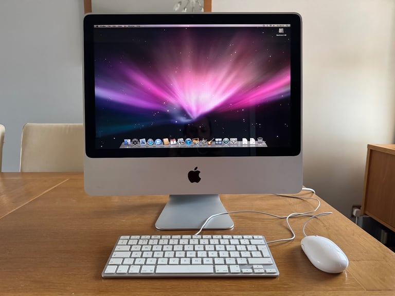 Apple iMac 20-inch Computer, 2009 with Keyboard and Mouse
