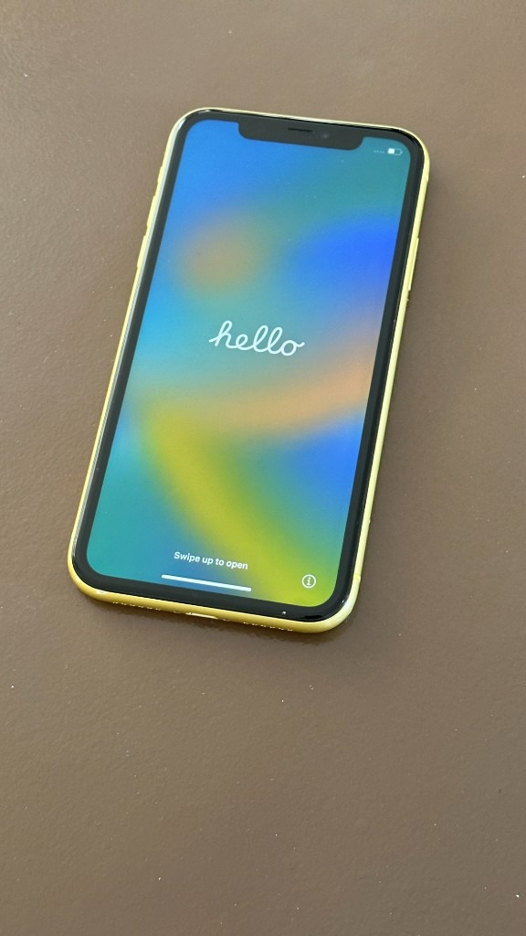 iPhone 11 64GB * Yellow * Excellent Condition & Memory