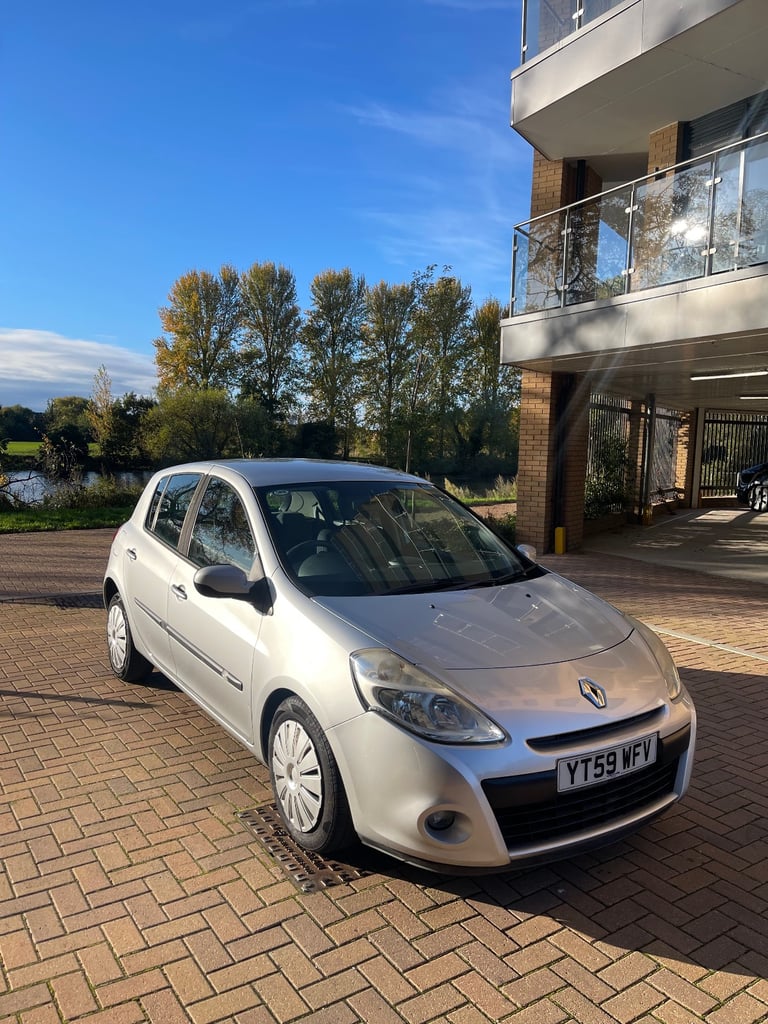 Renault, CLIO, Hatchback, 2009, Automatic, 1598 (cc), 5 doors