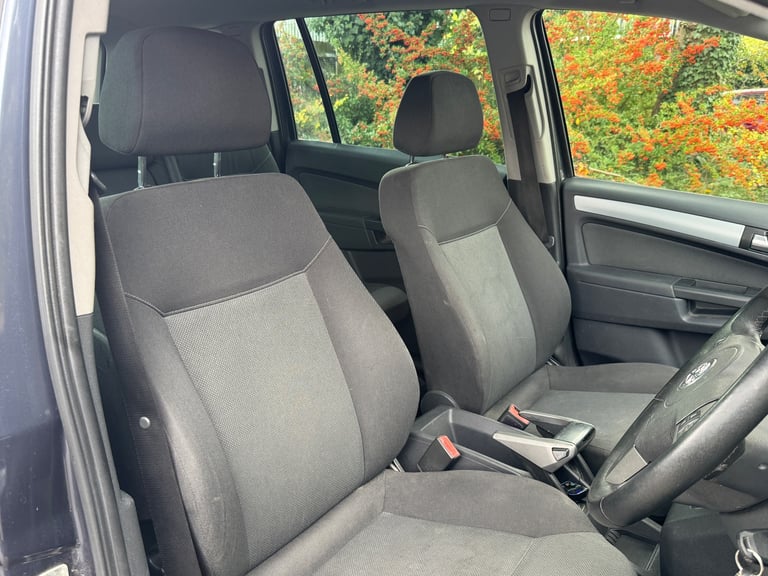 Vauxhall zafira 2008 clean example