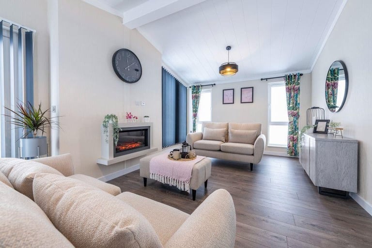 Omar Ikon Park Home in Cambs Norfolk Border  - Lodge / Caravan 