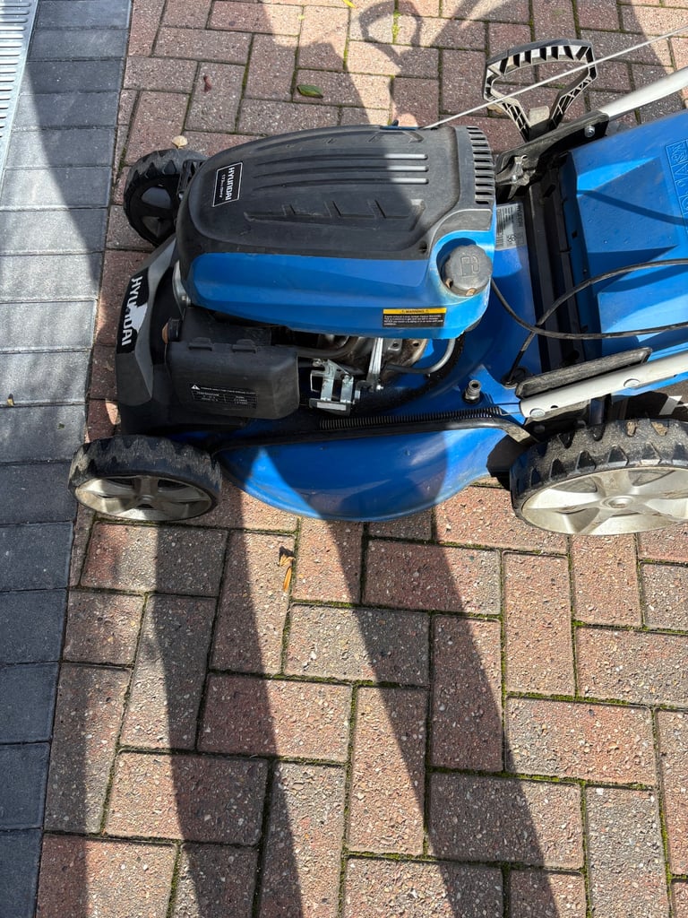 Hyundai HYM510SP Self - Propelled Petrol Lawnmower