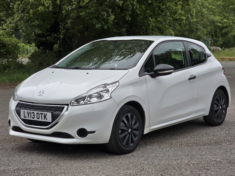 PEUGEOT 208, 2013, 1.0 PETROL MANUAL, MOT AUGUST 2026. SERVICE HISTORY. VERY CHEAP TO RUN 