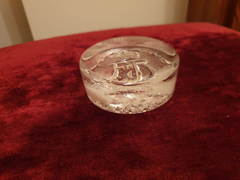 Silver Jubilee paperweight (Dartington)