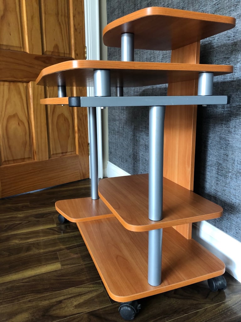 Computer desk