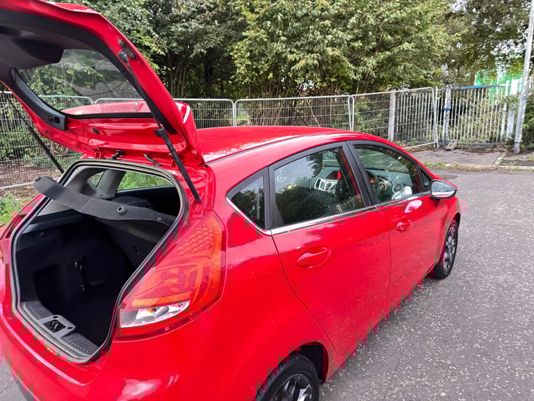 ( 2011 - DIESEL) FORD FIESTA TDCI 1.4*£20 TAX*MOT-1 YEAR *like vauxhall astra corsa focus mazda 2