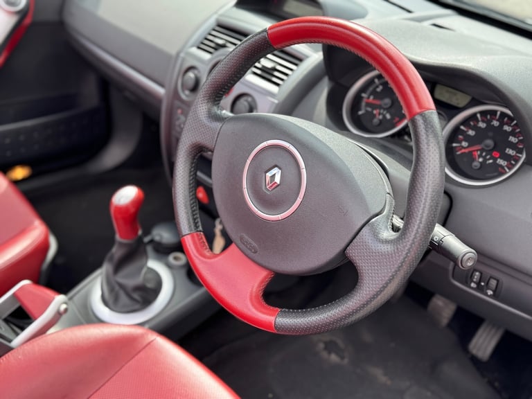2006 Renault Megane 1.6 VVT Dynamique 2dr CONVERTIBLE Petrol Manual