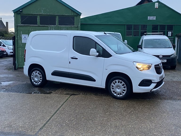 VAUXHALL COMBO 1.5 Turbo D 2300 Sportive 2021