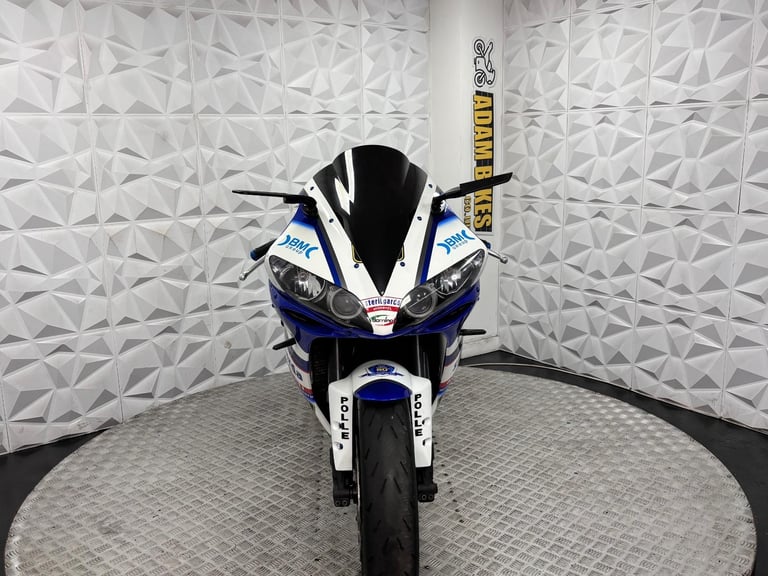 2004 Yamaha R1 | *WARRANTY PROVIDED*