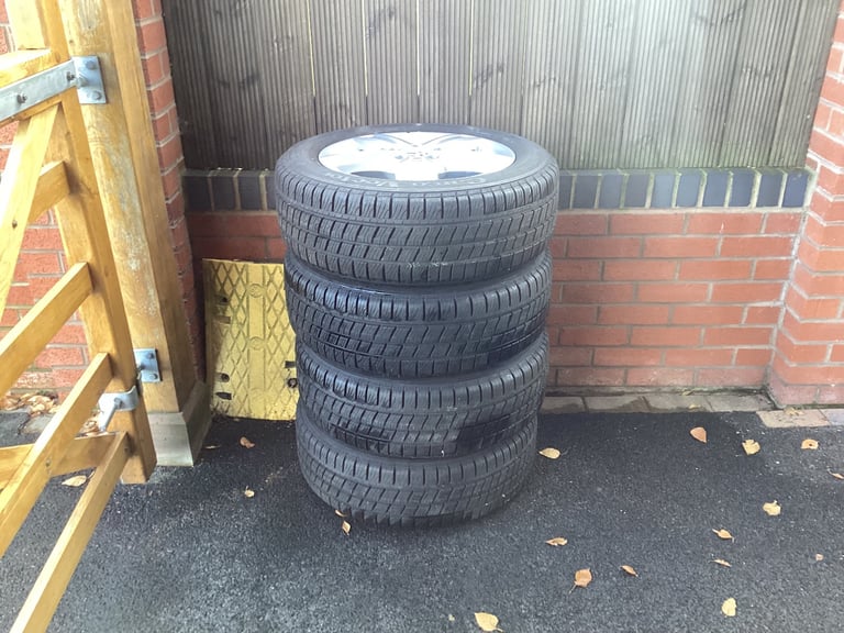 VW Transporter 17” Alloy Wheels and tyres