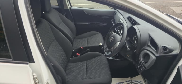 2013 Toyota Yaris 1.0 VVT-i Edition 5dr HATCHBACK Petrol Manual