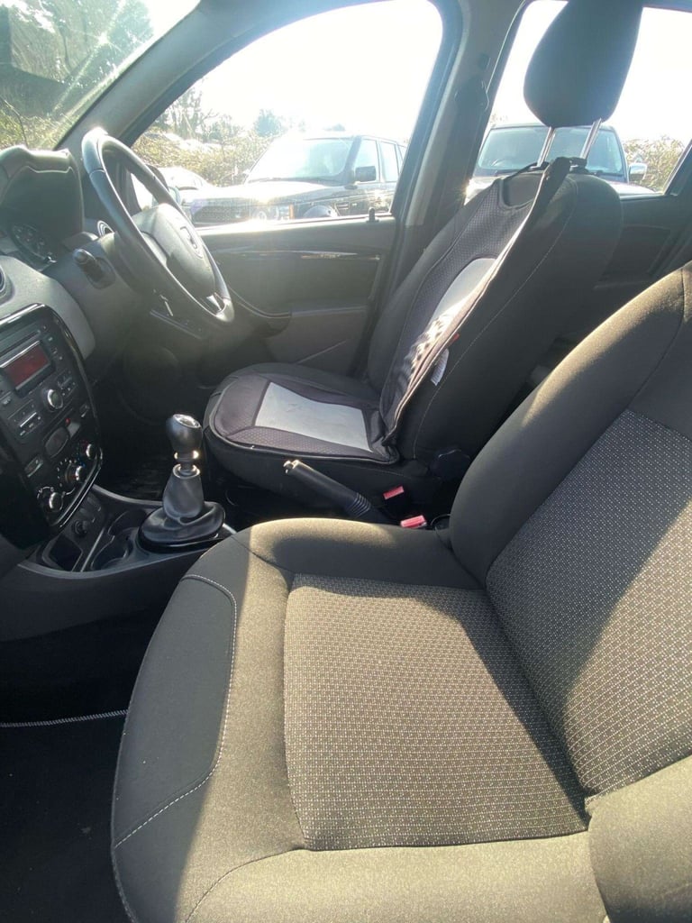 2013 Dacia Duster 1.5 dCi Laureate Euro 5 5dr SUV Diesel Manual
