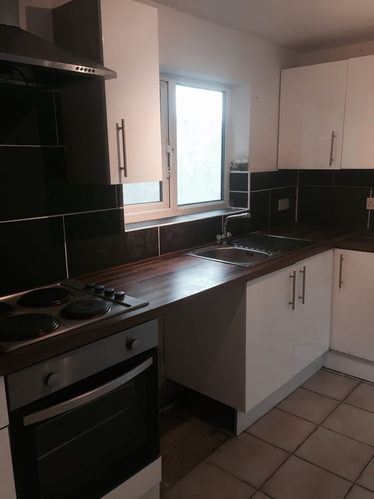 6 bed house for rent Avonmouth Village