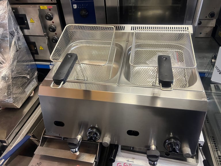 NEW GAS 2 TANK FRYER CATERING COMMERCIAL KITCHEN EQUIPMENT FAST FOOD RESTAURANT