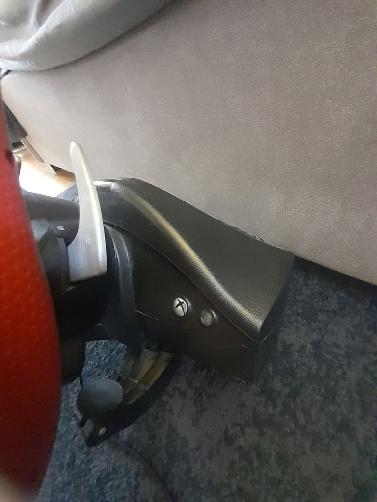 Gaming chair + ferarri 458 steering wheel