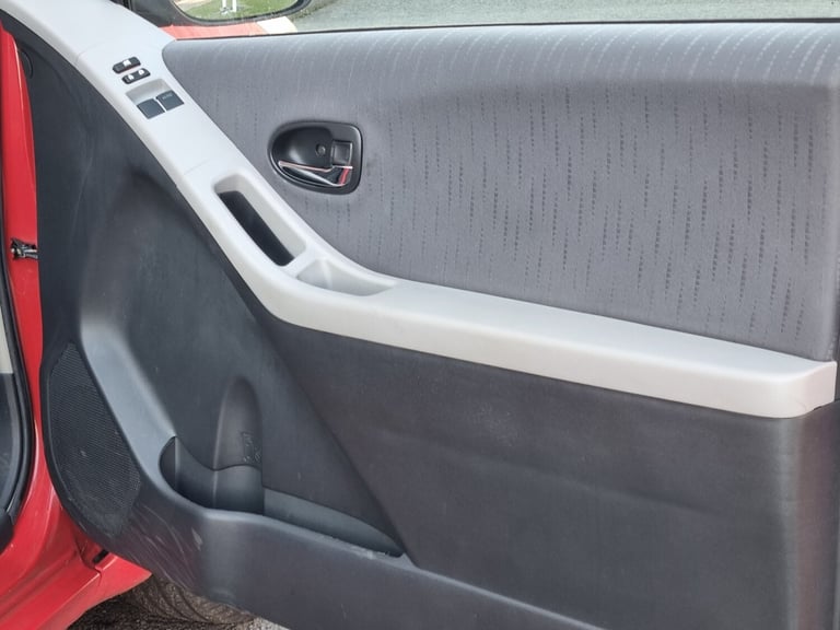 2009 Toyota Yaris 1.33 VVT-i TR 3dr [6] HATCHBACK Petrol Manual